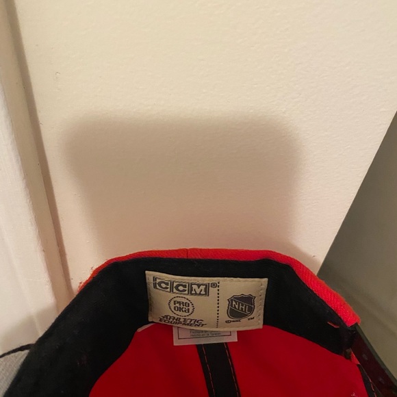 Detroit Redwings CCM Special Edition Team Color stitched Flat Brim Hat - Picture 7 of 7